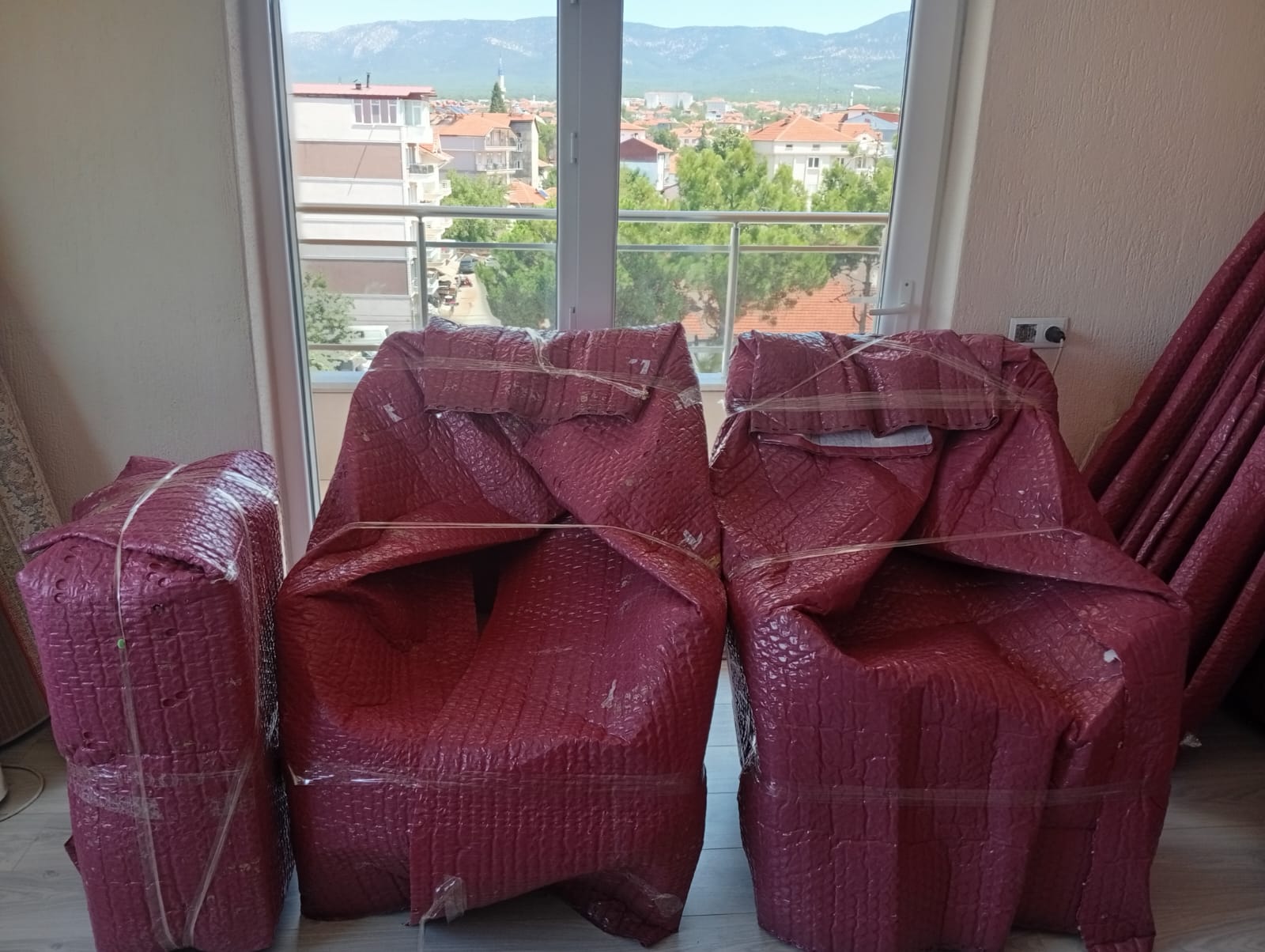 Taşınmaya hazır koruma ambalajlı ev eşyaları